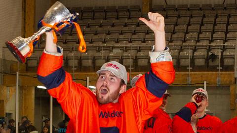 ROBSON RE-SIGNS FOR HIS 9TH SEASON